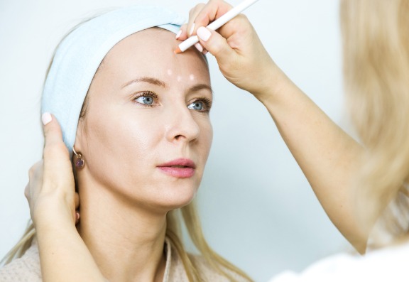 What Is a Non-surgical Facelift and How Does It Work?