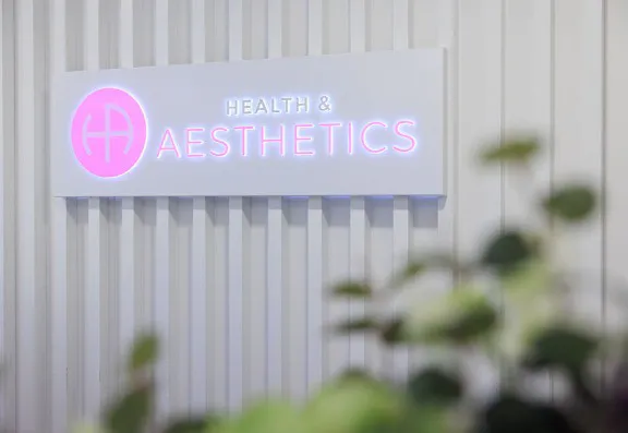 Health and Aesthetics Clinic Left Banner