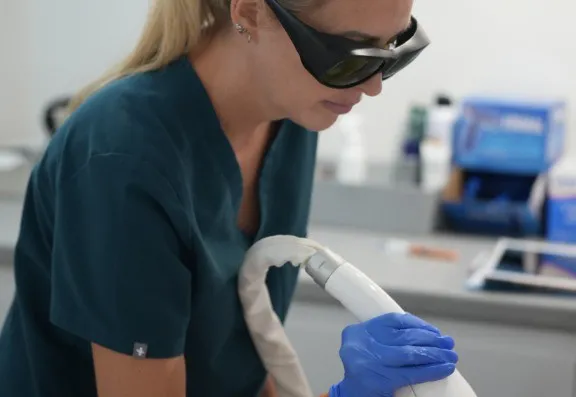 ERA Skin and Laser Clinic Right Banner