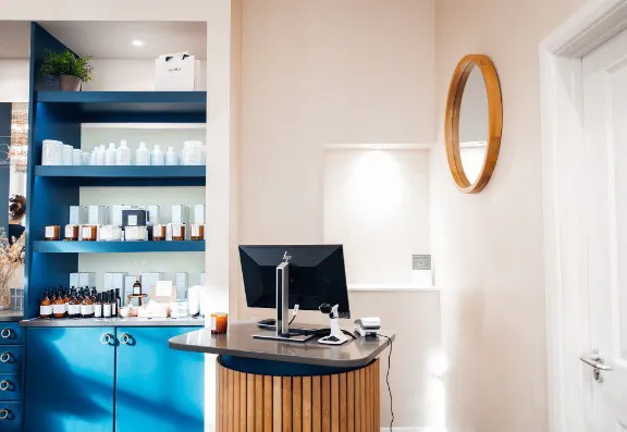 Sarah Dale Aesthetics Left Banner